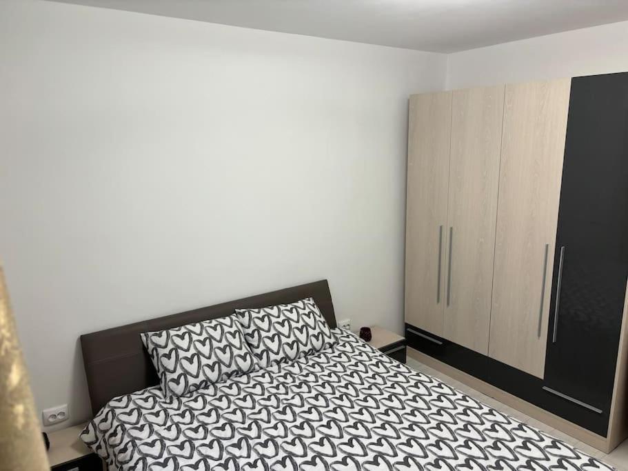3 Camere Decomandat Bucharest Exterior photo